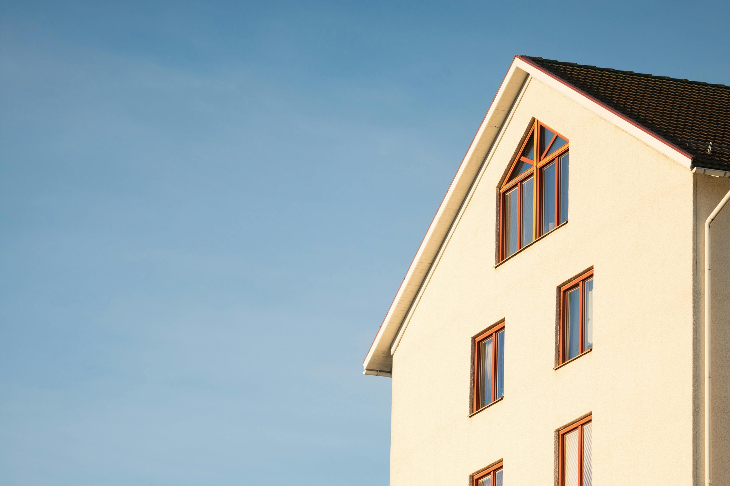 Glendale homeowners trust Premier Choice Insurance for protection against fire, theft, and storms. Get covered now—request a quote today!