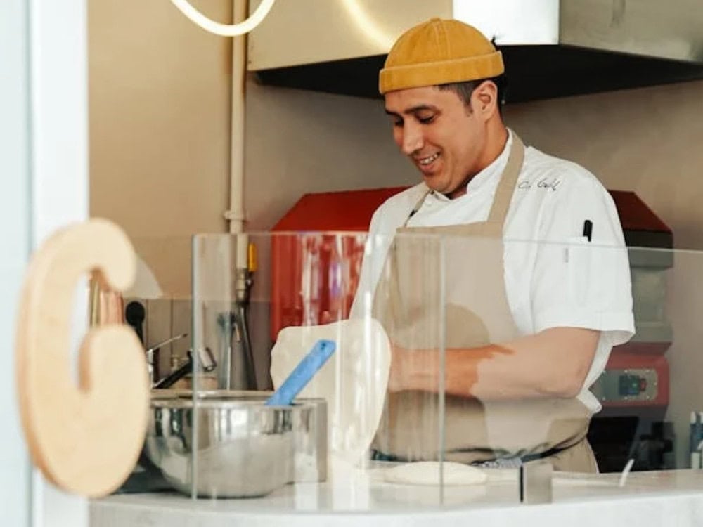 Illustration of Arizona restaurant insurance options including food contamination coverage. Discover how to protect your business from foodborne illness claims with Premier Choice Insurance