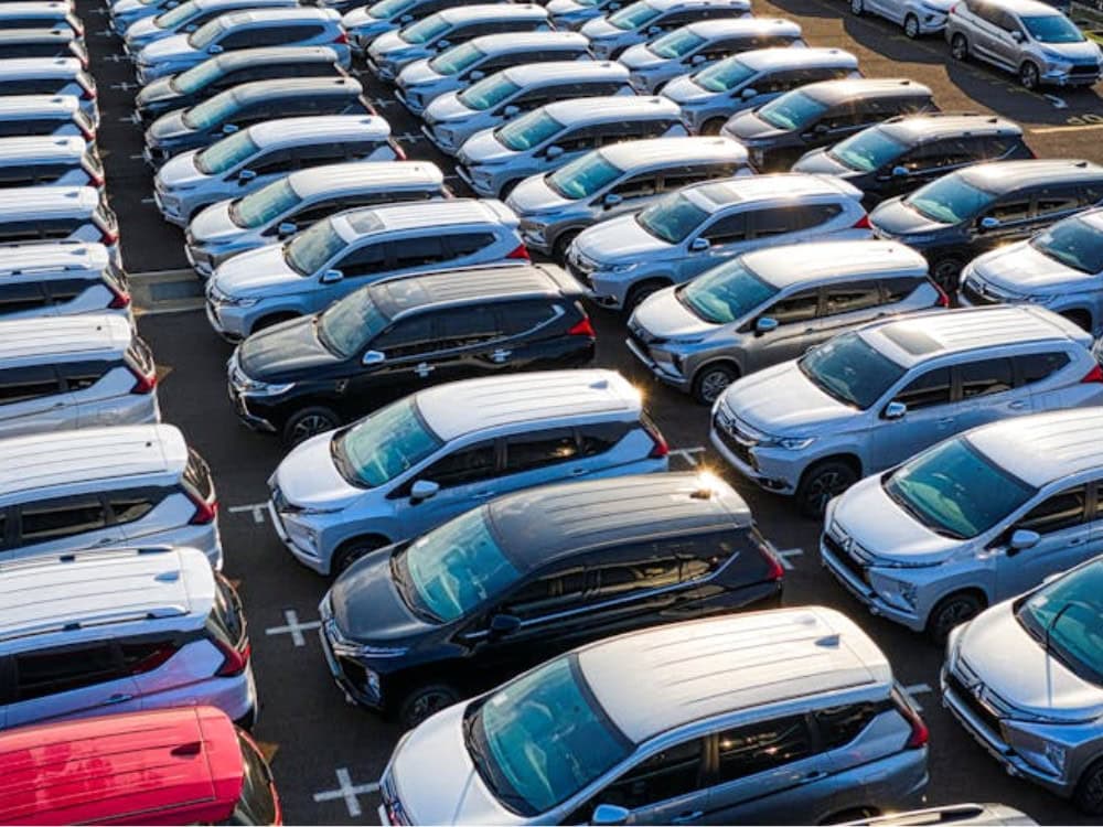 A helpful guide to getting auto insurance that includes rental car and roadside assistance—contact us for personalized help choosing the right policy.