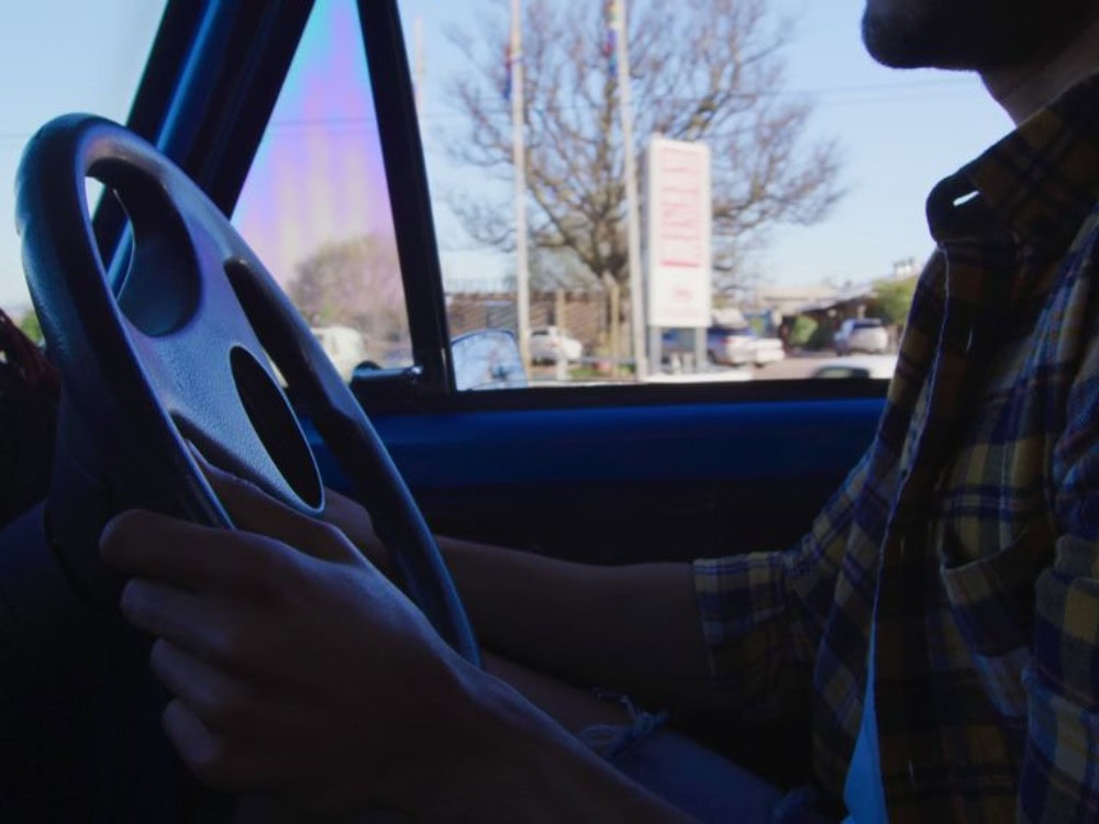 Illustration of Arizona auto accident scenario with uninsured driver – contact Premier Choice Insurance to learn how to stay protected with the right policy.