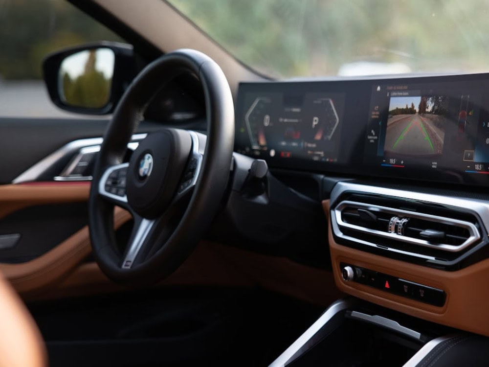 Telematics device in car tracking safe driving behavior—talk to an expert to unlock insurance savings today.